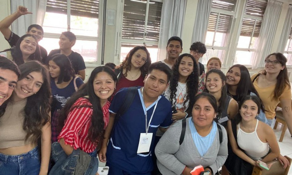 imagen Estudiantes de Lic. en Enfermería y Medicina cumplen con actividades de Ambientación