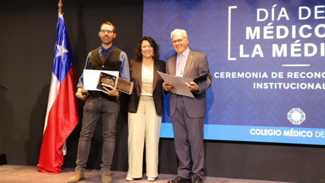 imagen El Colegio Médica de Chile distinguió a Pedro Esteves con el Premio de Ética