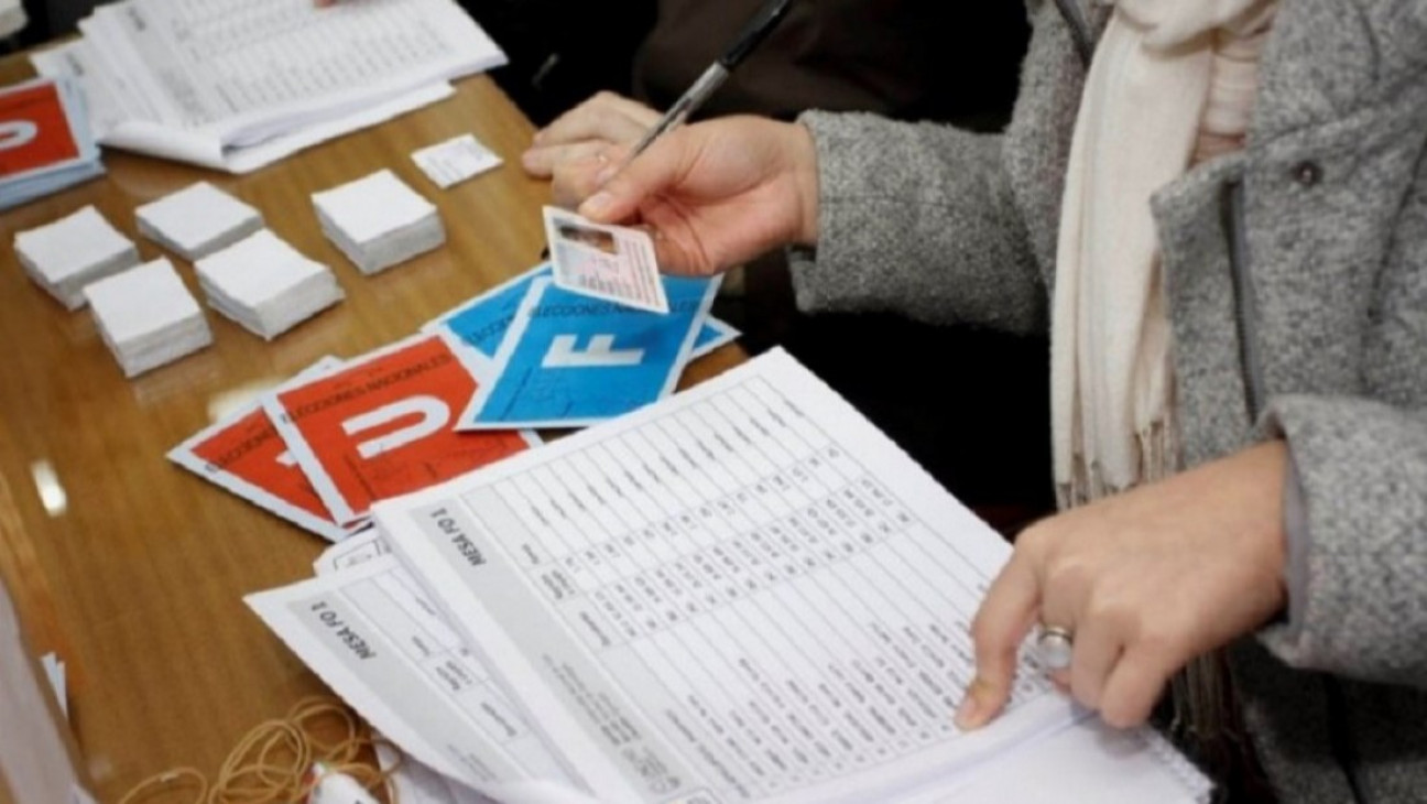 imagen Oficializan listas de candidatos a Decana, Vicedecano y Consejeros/as Directivos/as