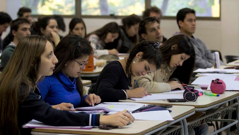 imagen Abre convocatoria a Becas para alumnos con restricciones presupuestarias