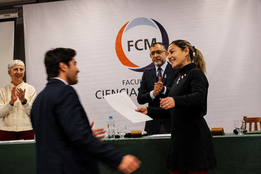 imagen Juraron nuevos y nuevas profesionales de la Medicina y la Enfermería