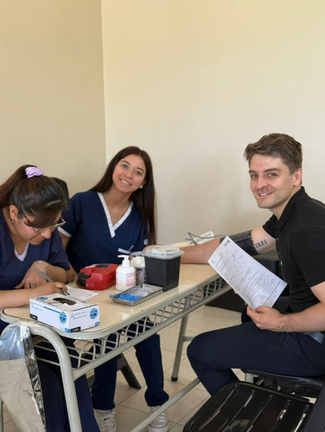 imagen Estudiantes de Hemoterapia llevaron adelante una exitosa Colecta Voluntaria de Sangre y Registro de Donantes de Médula Ósea