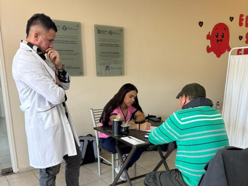 imagen Estudiantes de Tecnicatura de Hemoterapia organizaron una exitosa campaña de donación de sangre