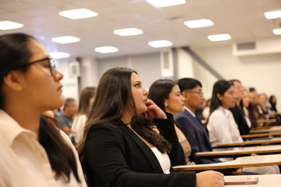 imagen Juraron 81 nuevos y nuevas profesionales de la Medicina y la Enfermería