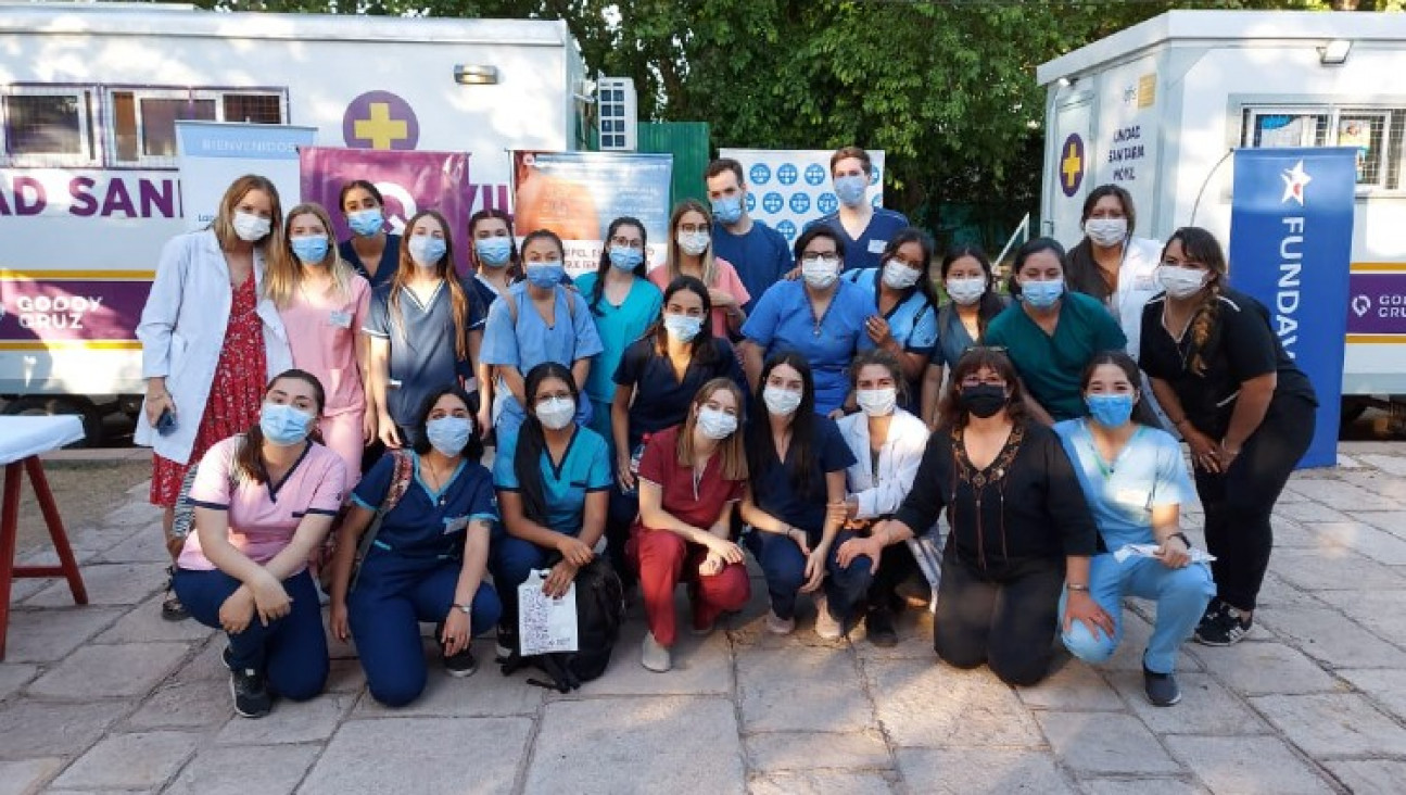 imagen Amplia participación de estudiantes de la FCM en una Campaña de Concientización sobre el Cáncer de Piel 