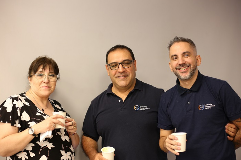 imagen La comunidad educativa de la FCM brindó por fiestas felices y en paz