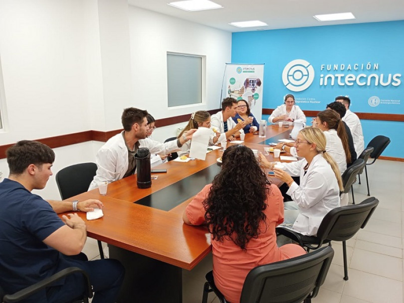 imagen Estudiantes de Medicina participaron del IX Curso de Verano en el Balseiro