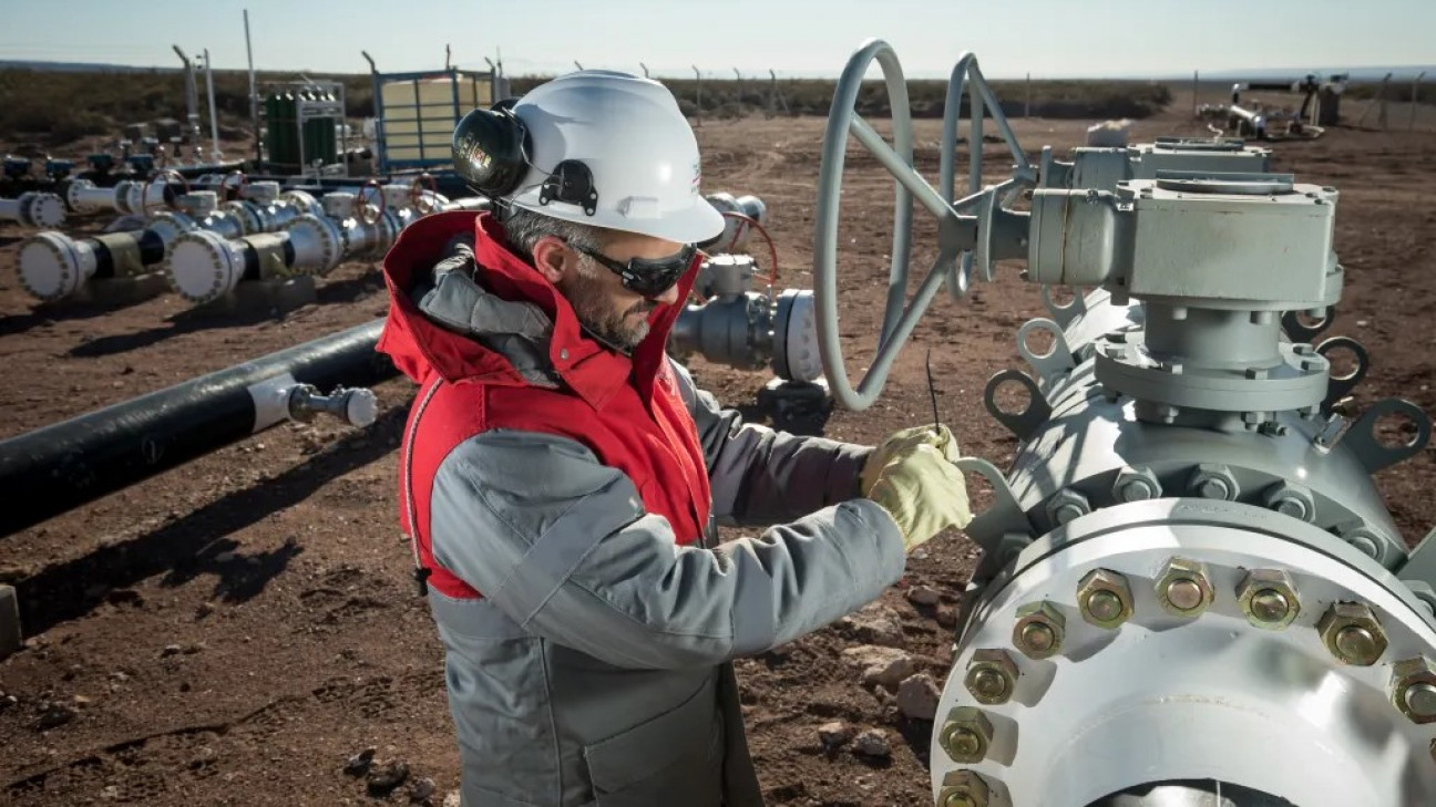 imagen Analizan caso de exposición a ruido continuo por parte de trabajadores de un yacimiento de gas natural y petróleo