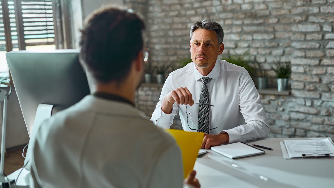 imagen Analizan las perspectivas humanas del examen de la pericia laboral