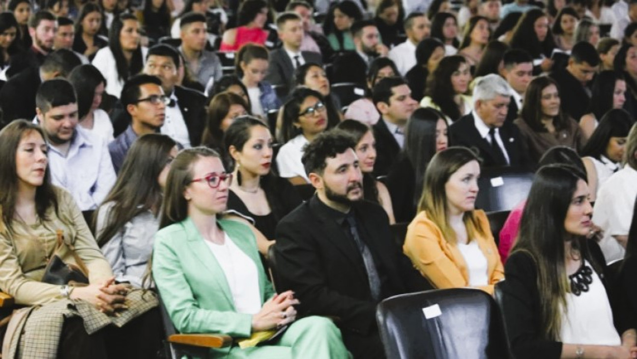 imagen Buscamos estudiantes para participar como voluntarios/as en el Acto de Colación 2025