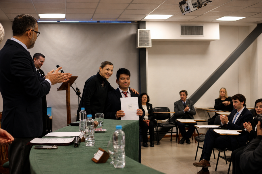 imagen Juraron nuevos y nuevas profesionales de la Medicina y la Enfermería