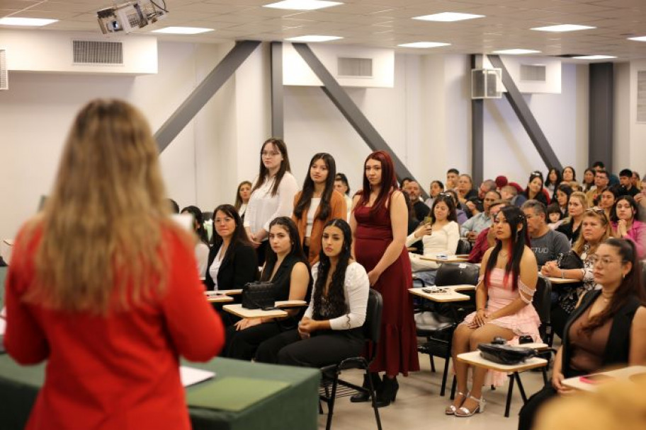 imagen Juraron 81 nuevos y nuevas profesionales de la Medicina y la Enfermería