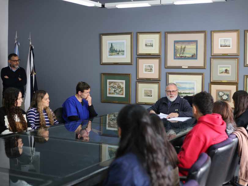 imagen Presentamos a abanderados, abanderadas y escoltas del ciclo lectivo 2025