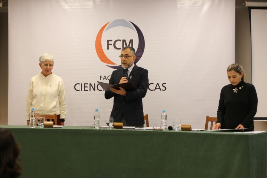 imagen Juraron nuevos y nuevas profesionales de la Medicina y la Enfermería