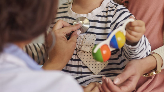 imagen Convocan a evaluación de antecedentes para cubrir dos cargos docentes en Pediatría