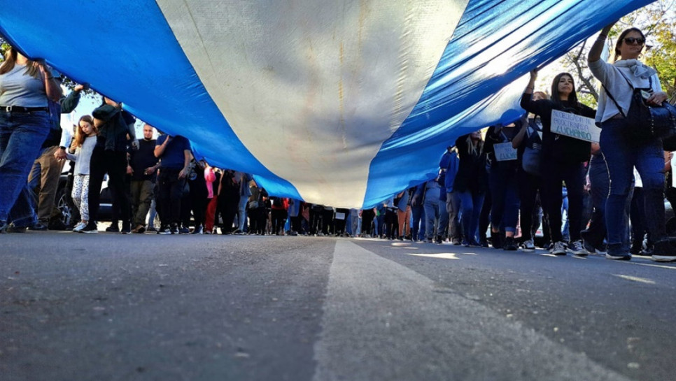 imagen La FCM facilita la participación en la marcha por la educación universitaria pública y la ciencia