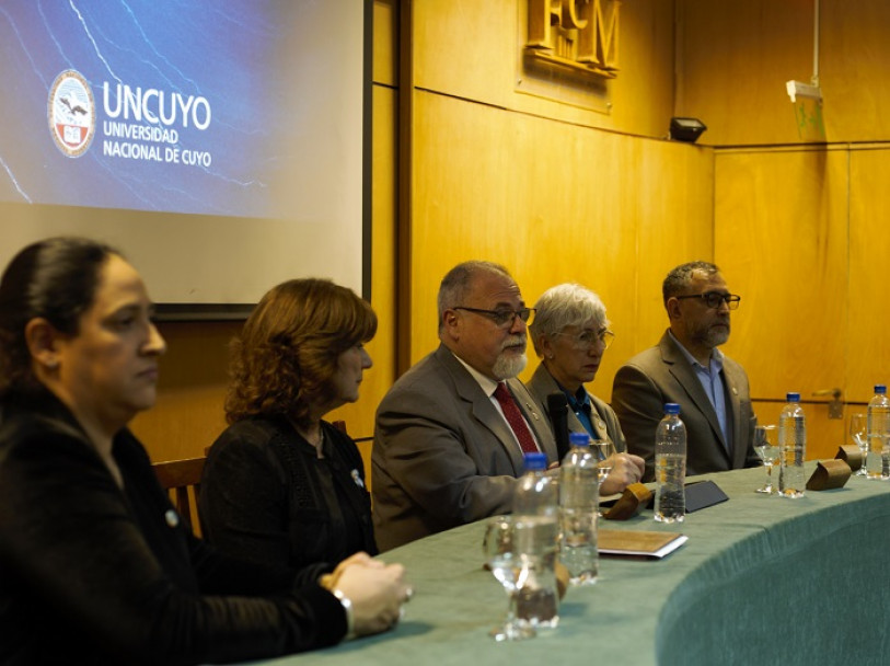 imagen El 28 de agosto, 12 nuevos/as médicos y médicas efectuaron su Juramento de Práctica