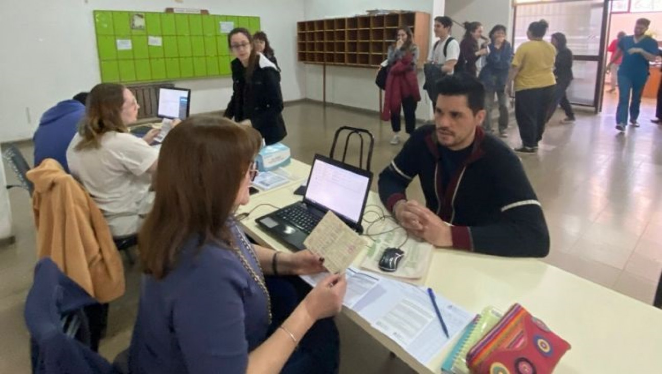 imagen El CUSFyC pasará a vacunar en las Facultades de Ingeniería y Educación sede centro