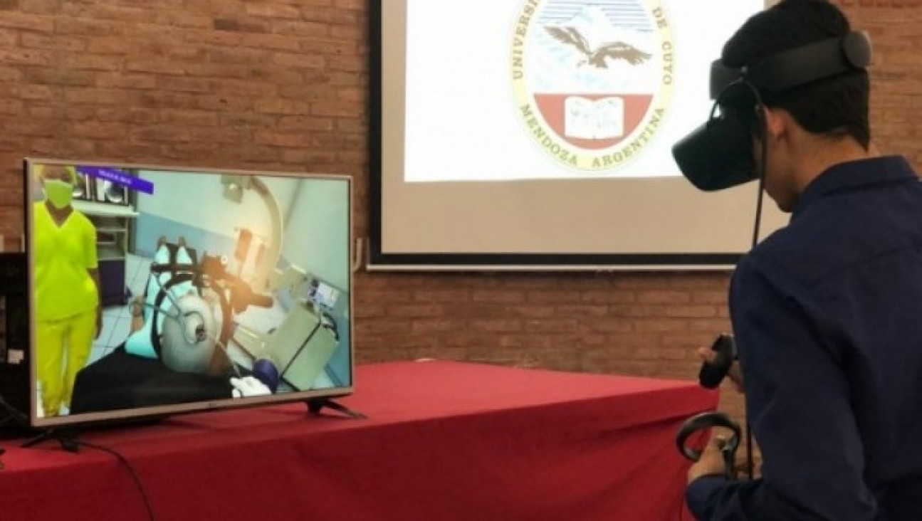 imagen El simulador virtual en neurocirugía de la UNCUYO fue presentado en un evento internacional de salud electrónica