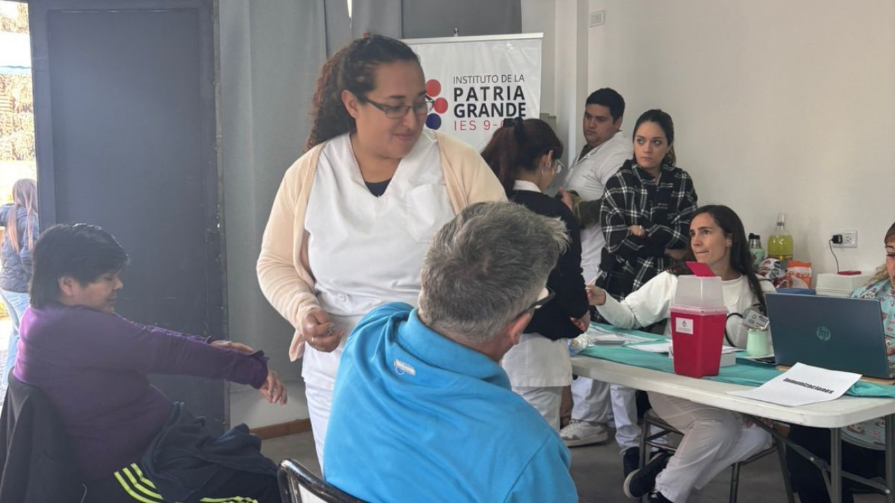 imagen Veinte estudiantes participaron del Operativo de Salud para personas en situación de calle