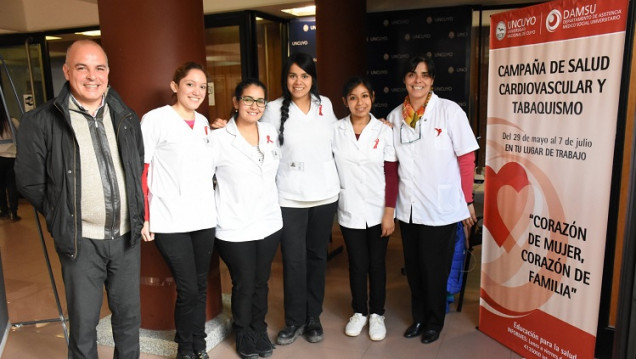 imagen Estudiantes de la Escuela de Enfermería, protagonistas de la Campaña de Salud Cardiovascular y Tabaquismo
