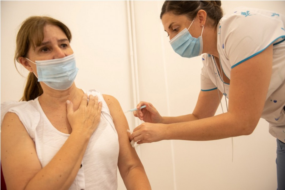imagen Quedó inaugurado el Vacunatorio del CUSFyC FCM y ya empezó a inmunizar a personas con turno