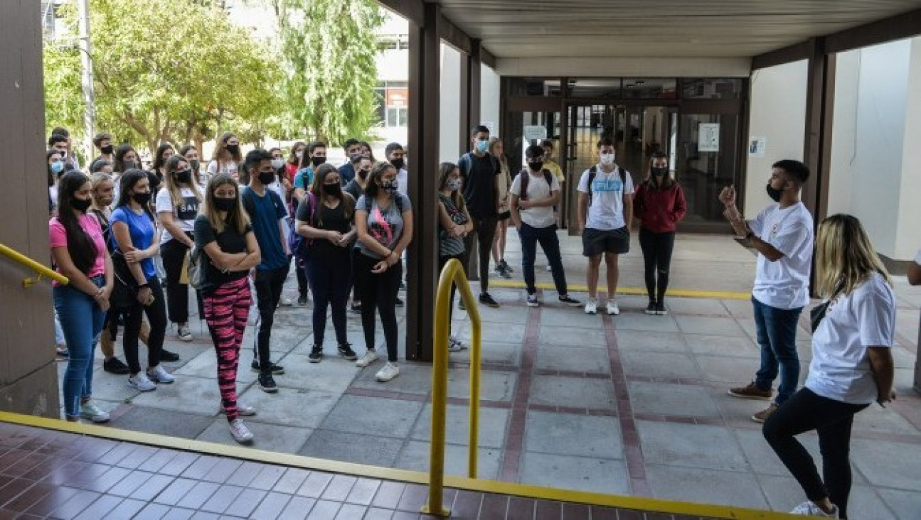 imagen Se convocan a estudiantes para participar como informadores en la Bienvenida a la UNCUYO 2022