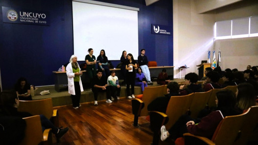 imagen Estudiantes de la FCM participarán de "Cuidándonos", un ciclo de talleres sobre salud adolescente en el HU