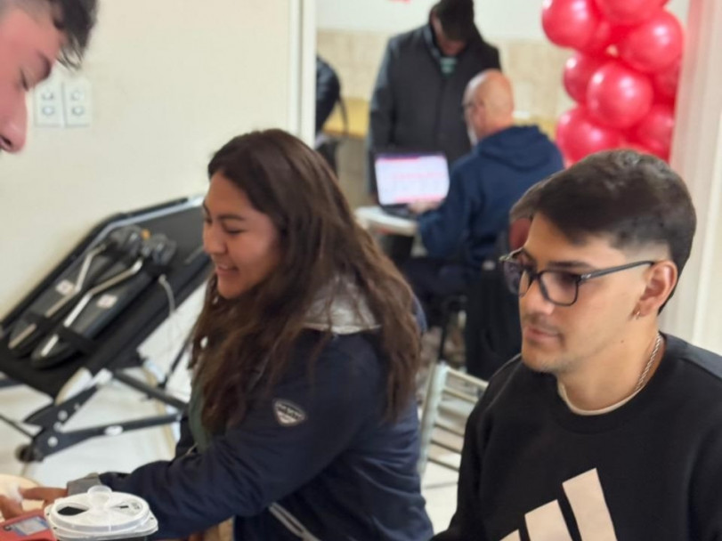 imagen Estudiantes de Tecnicatura de Hemoterapia organizaron una exitosa campaña de donación de sangre