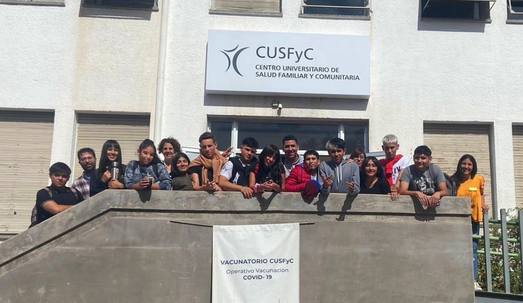 imagen Estudiantes de escuelas medias provinciales recibirán atención de salud en CUSFyC