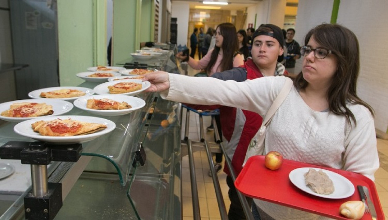 imagen Convocan a postular a becas anuales para estudiantes UNCUYO