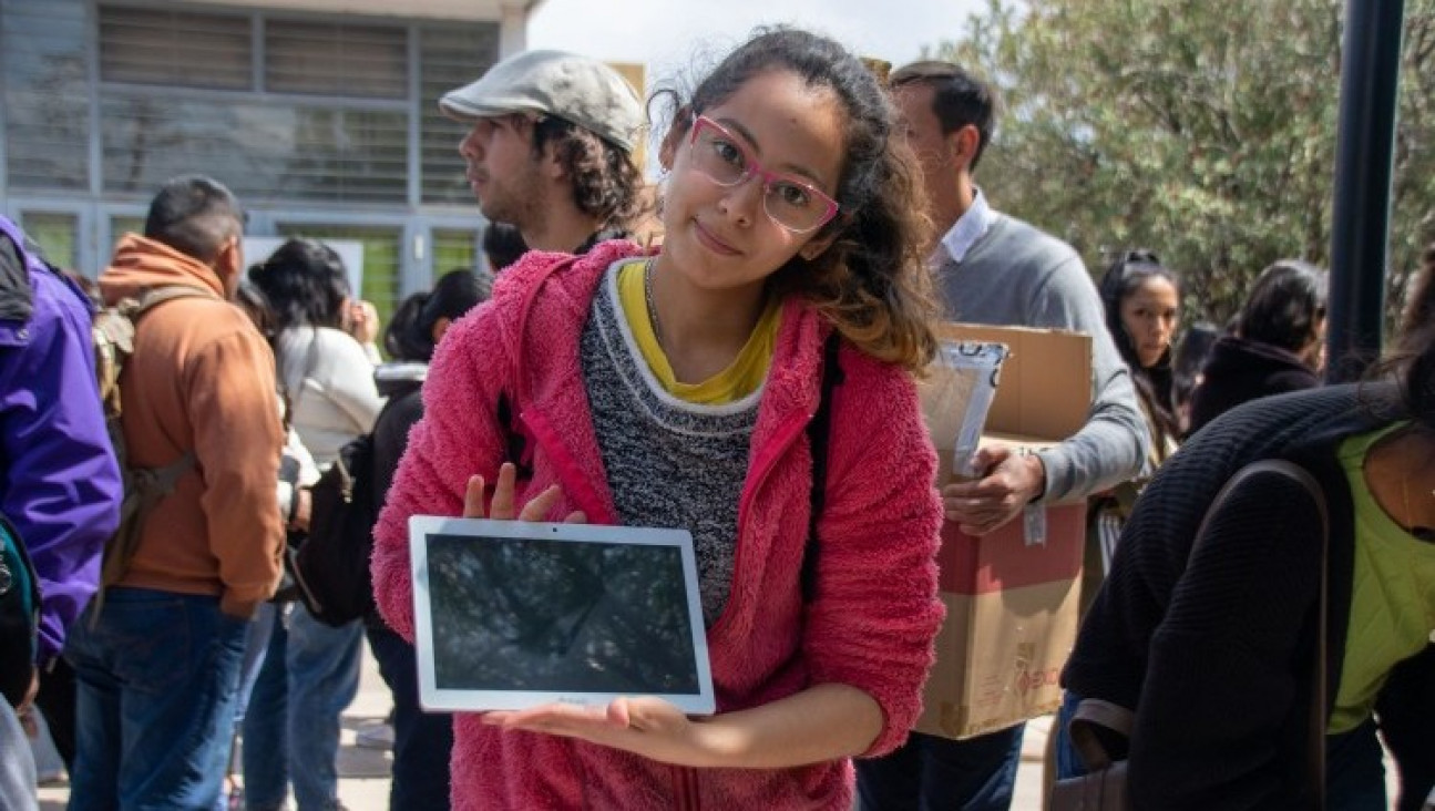 imagen Veinticinco estudiantes de la FCM con el beneficio de las Becas Conectividad