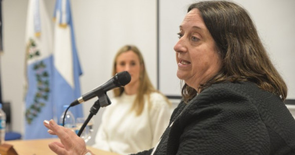 Isabel Riomoros Importante reconocimiento para docente e investigadora de la FCM ...