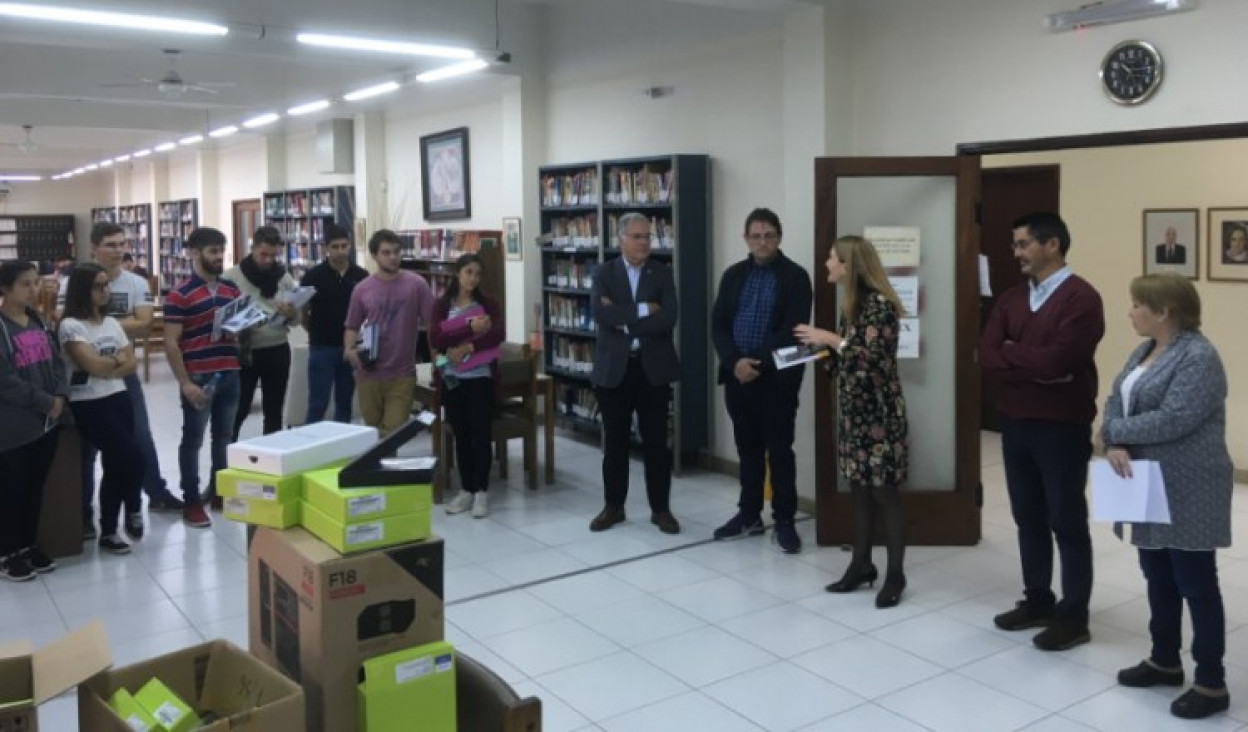 imagen Nuevos equipamientos tecnológicos y sistema de préstamos en la biblioteca de la FCM