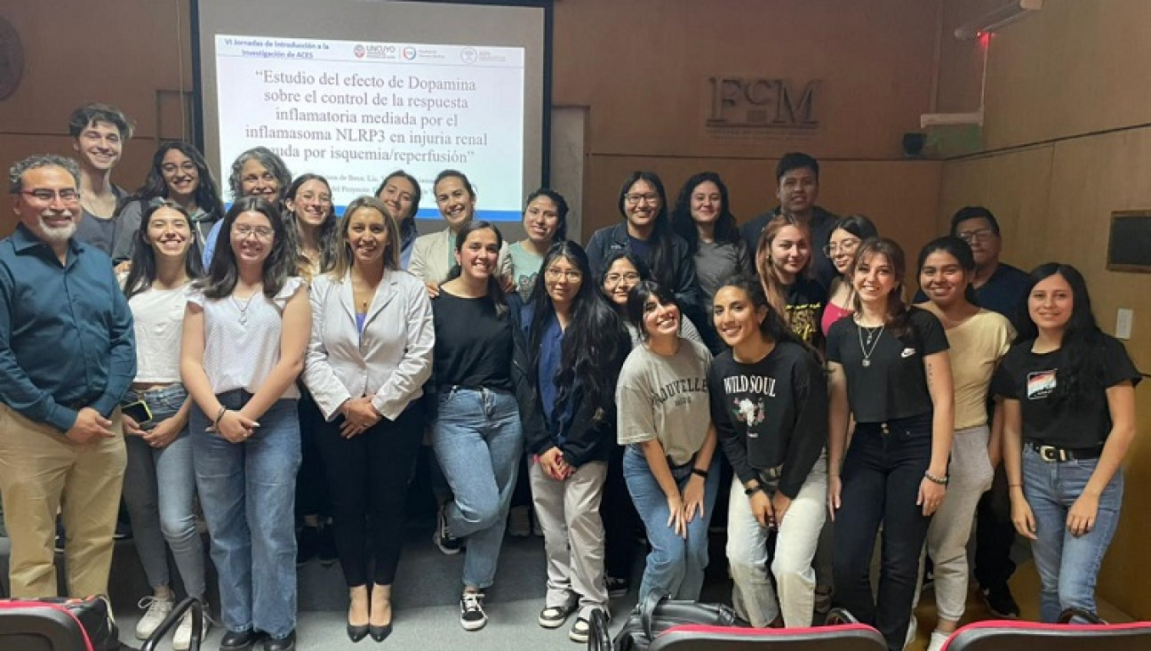 imagen Estudiantes de Tecnicatura en Laboratorio participan de una Jornada de Actualización