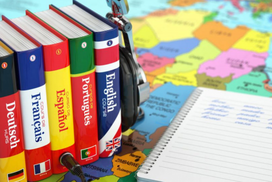 imagen Estudiantes invitados/as a participar en una encuesta que releva el interés en formación en idiomas